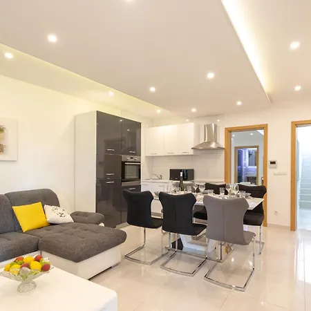 Luxury Aria Apartment *