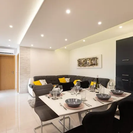 Luxury Aria *